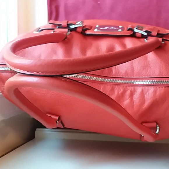 SOLD Michael Kors TravelBag Orange Leather XLarge Bag. Excellent Condition - Picture 4 of 14